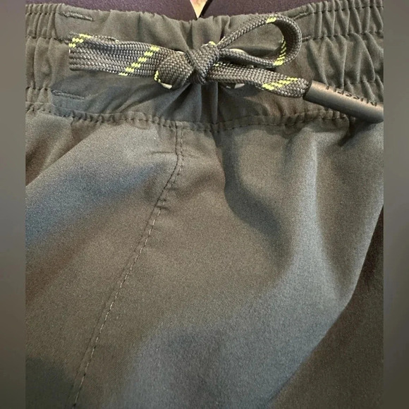 Russell Men’s Athletic shorts. Size Large 36-38 - Picture 5 of 8